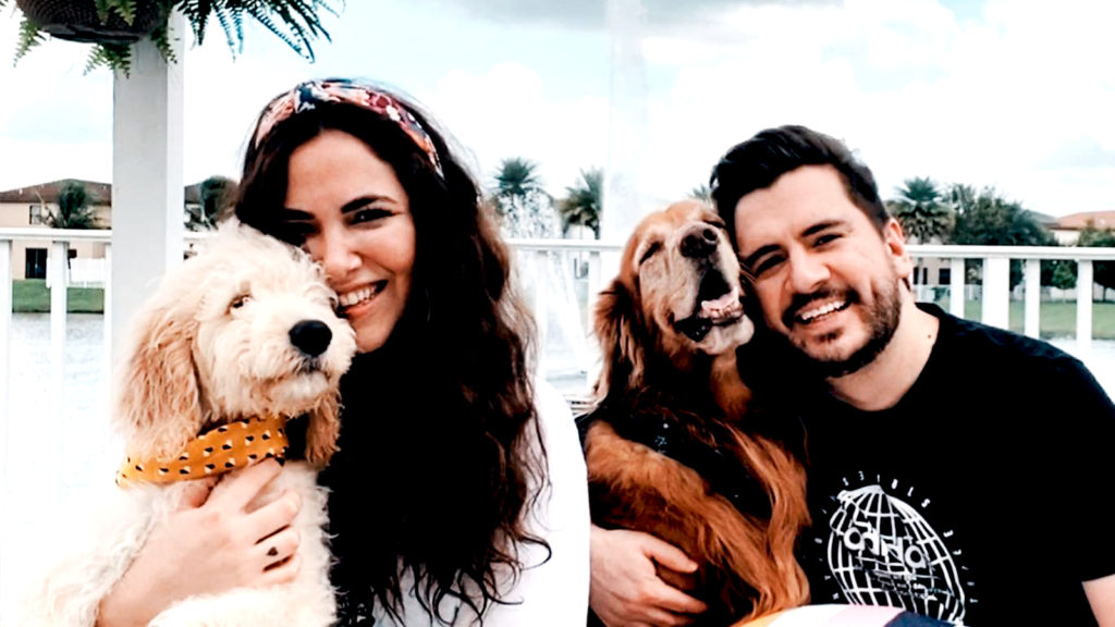 ¡SI! SOMOS UNA FAMILIA DE DOS…Y DOS PERROS | La Corriente | Una voz en