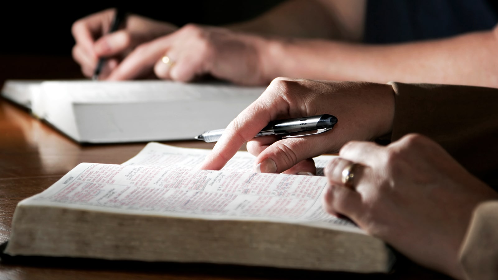 Por qué la Biblia debe ser interpretada por la Iglesia?