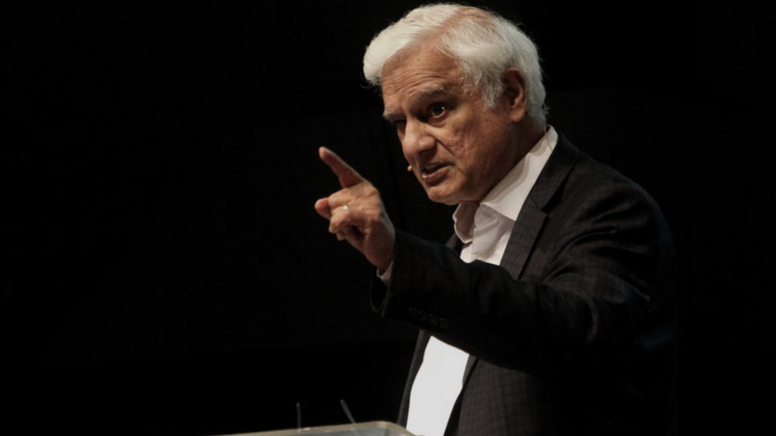 Ravi Zacharias, fue un apologeta evangélico cristiano nacido en la India y nacionalizado canadiense-estadounidense.