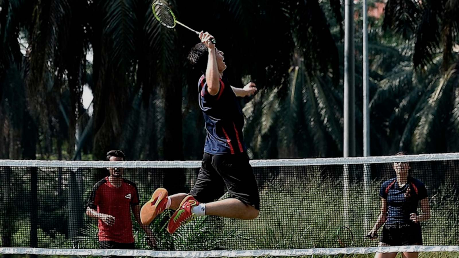 air-badminton