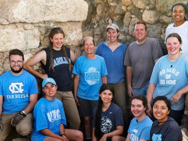 Un equipo de investigadores de Israel halló mosaicos de casi 1.600 años de antigüedad mientras excavaban en una sinagoga.