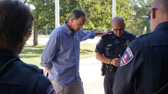 policías-estadounidenses-piden-ayuda-a-iglesias