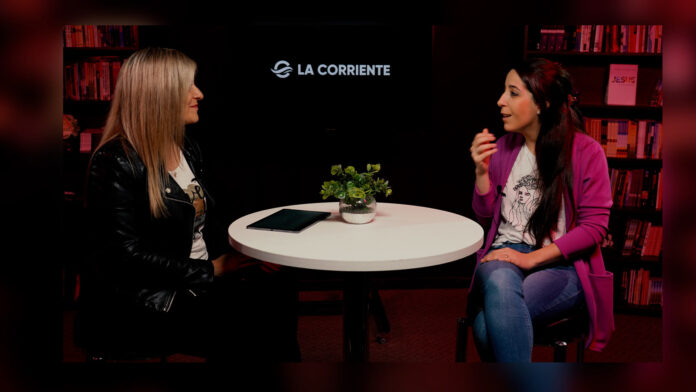 mujer-en-movimiento-la-corriente