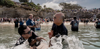 Más de 4.000 bautizados en una playa de California, «La iglesia está viva»