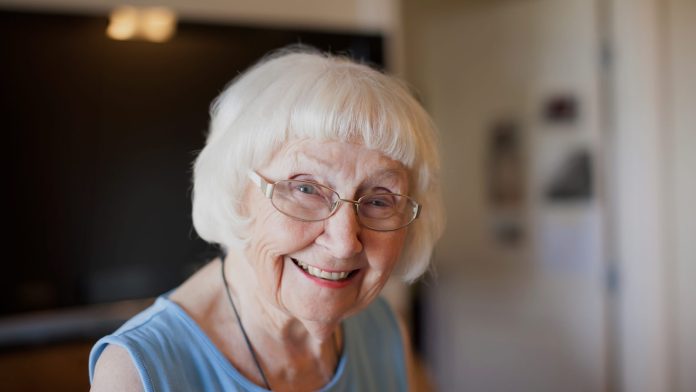 anciana-alegre