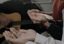 cantar-en-la-iglesia
