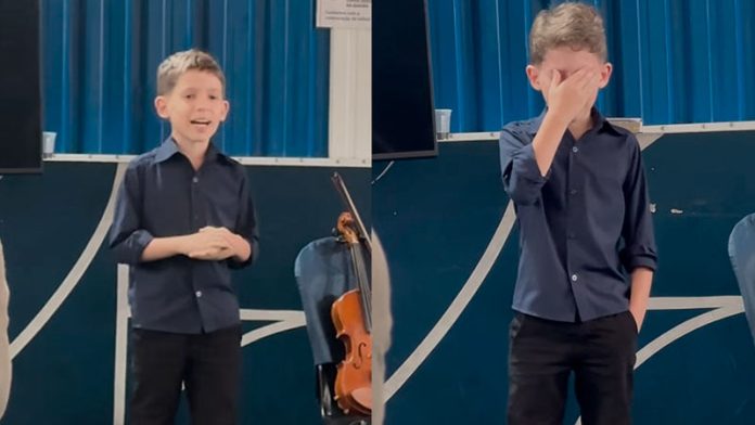 Entre lágrimas, niño agradece poder hablar de Dios en su escuela cristiana en Brasil