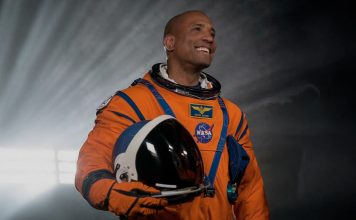 Victor-Glover-piloto