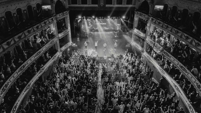 casa-abierta-hillsong-2026