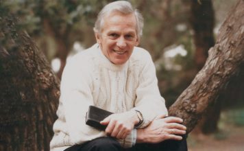 La historia del Hermano Andrés: El hombre que desafió al comunismo con el contrabando de Biblias