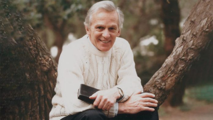 La historia del Hermano Andrés: El hombre que desafió al comunismo con el contrabando de Biblias