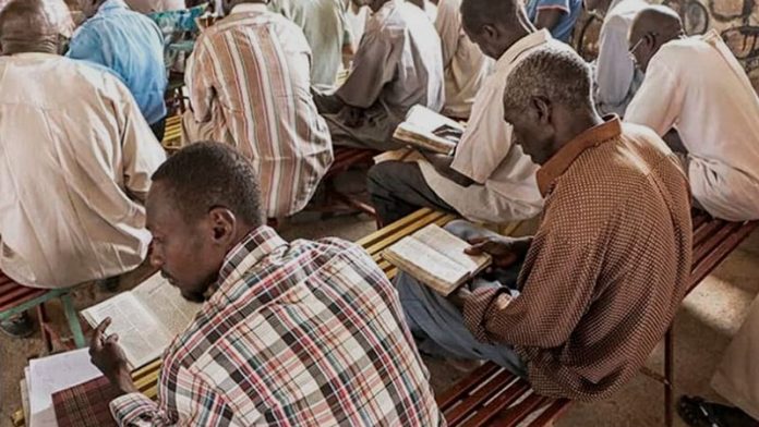 Musulmanes están recibiendo a Cristo en medio de la guerra y la crisis humanitaria en Sudán