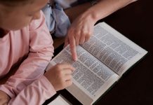 Texas avanza para incluir la Biblia como material de estudio en escuelas públicas