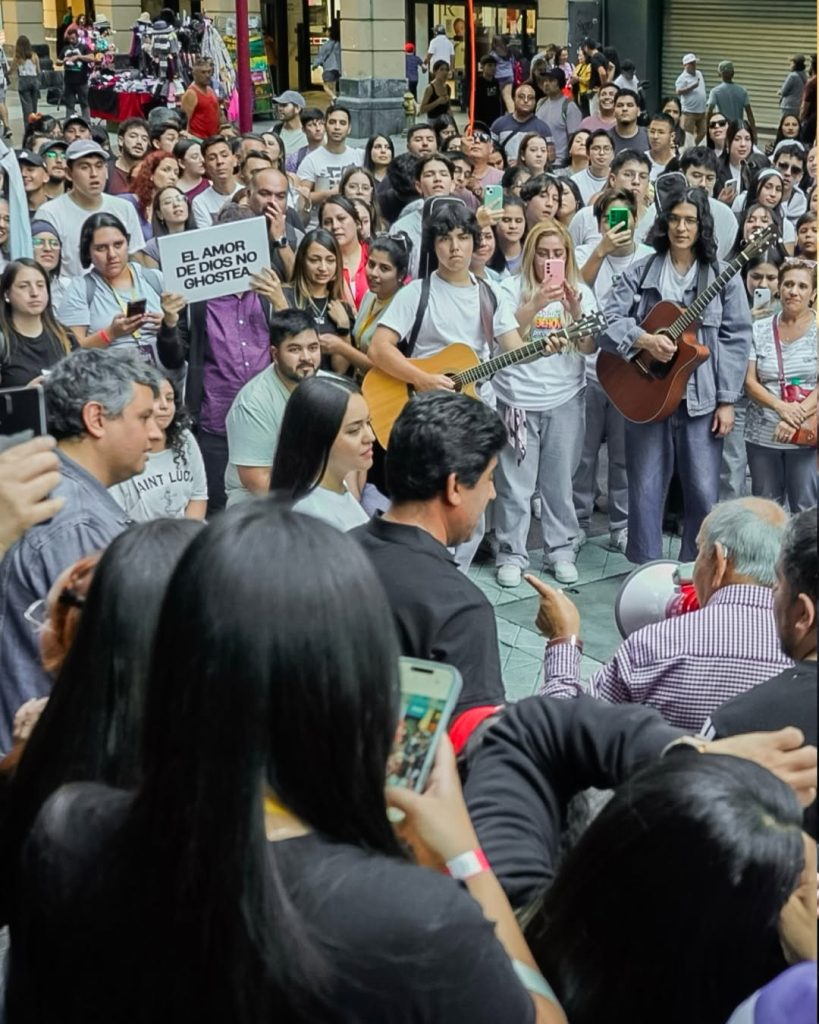 Evangelismo urbano en Chile: cientos de jóvenes proclaman a Jesús en el ...