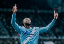 El futbolista Antoine Semenyo fortalece su fe en Cristo y ora junto a sus compañeros antes de los partidos