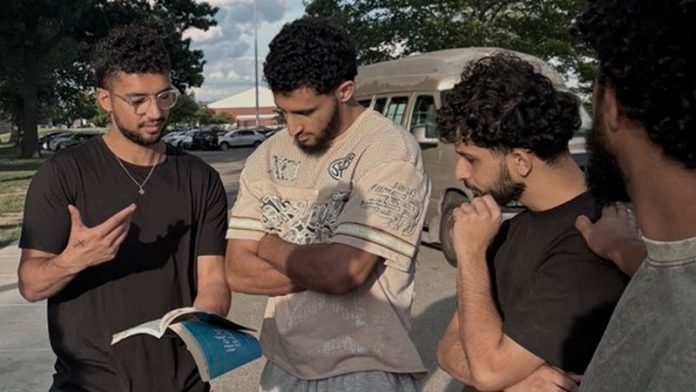 Más de 100 evangelistas salieron a las calles para predicar a Jesús durante una multitudinaria marcha islámica