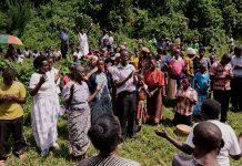 Misioneros predican el Evangelio entre los Batwa de Uganda y plantan una iglesia: «Cristo cambió nuestras vidas»