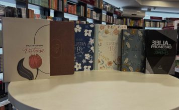 BIBLIAS-PARA-EL-MES-DE-LA-BIBLIA